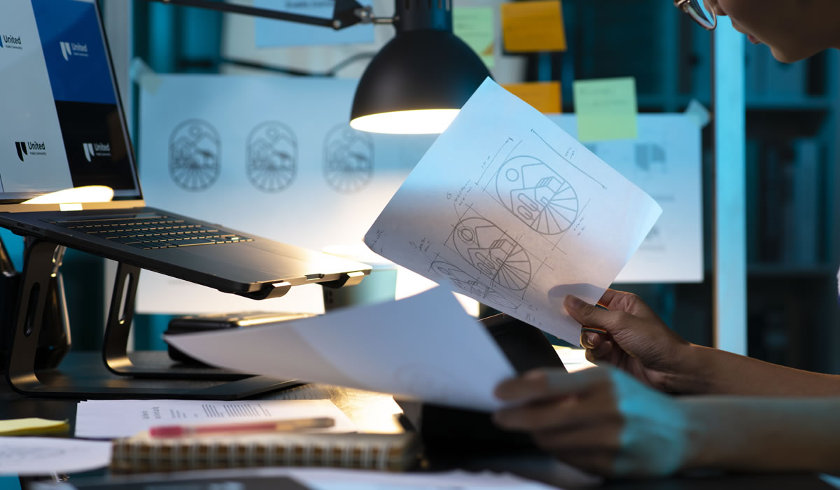 Logo & Graphic Design